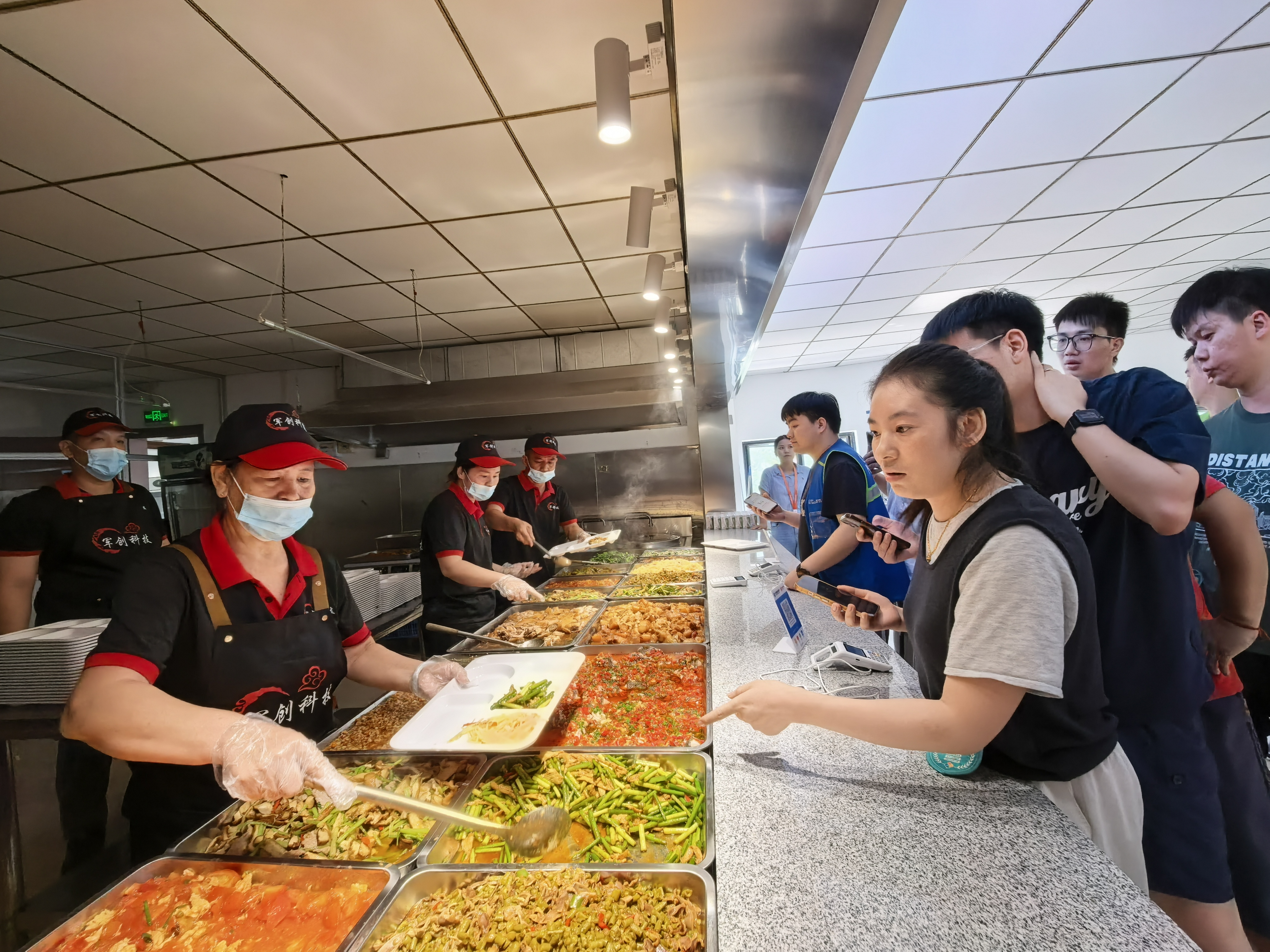 南部物流枢纽园区餐厅焕新升级 以高品质餐饮赋能园区高效运营