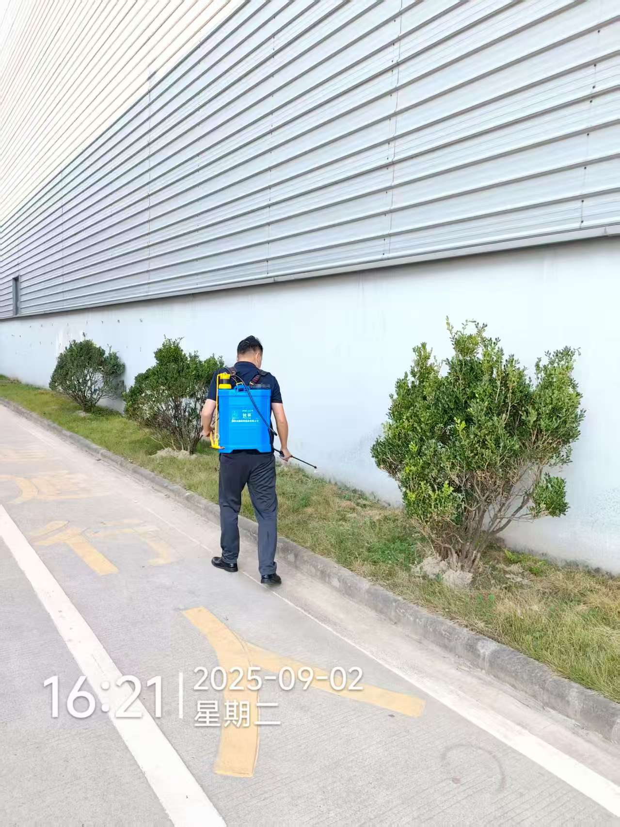 筑牢园区健康安全防线南部物流枢纽园区开展“两热”防控爱国卫生运动